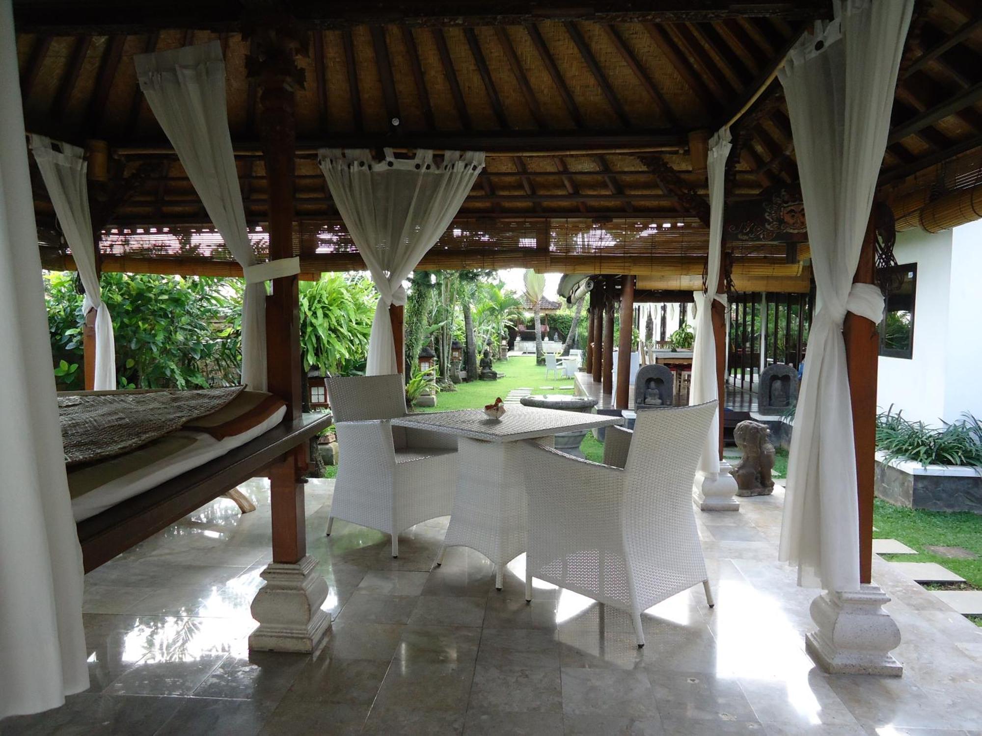 Hotel Puri Ayu Canggu Zimmer foto